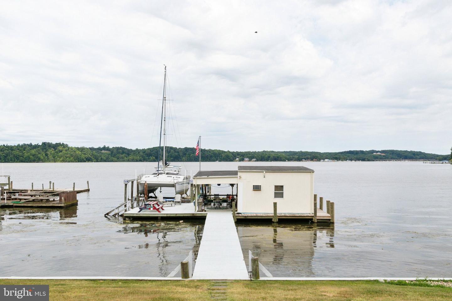 36 SHORE DR #BOATHOUSE Property Photo 1