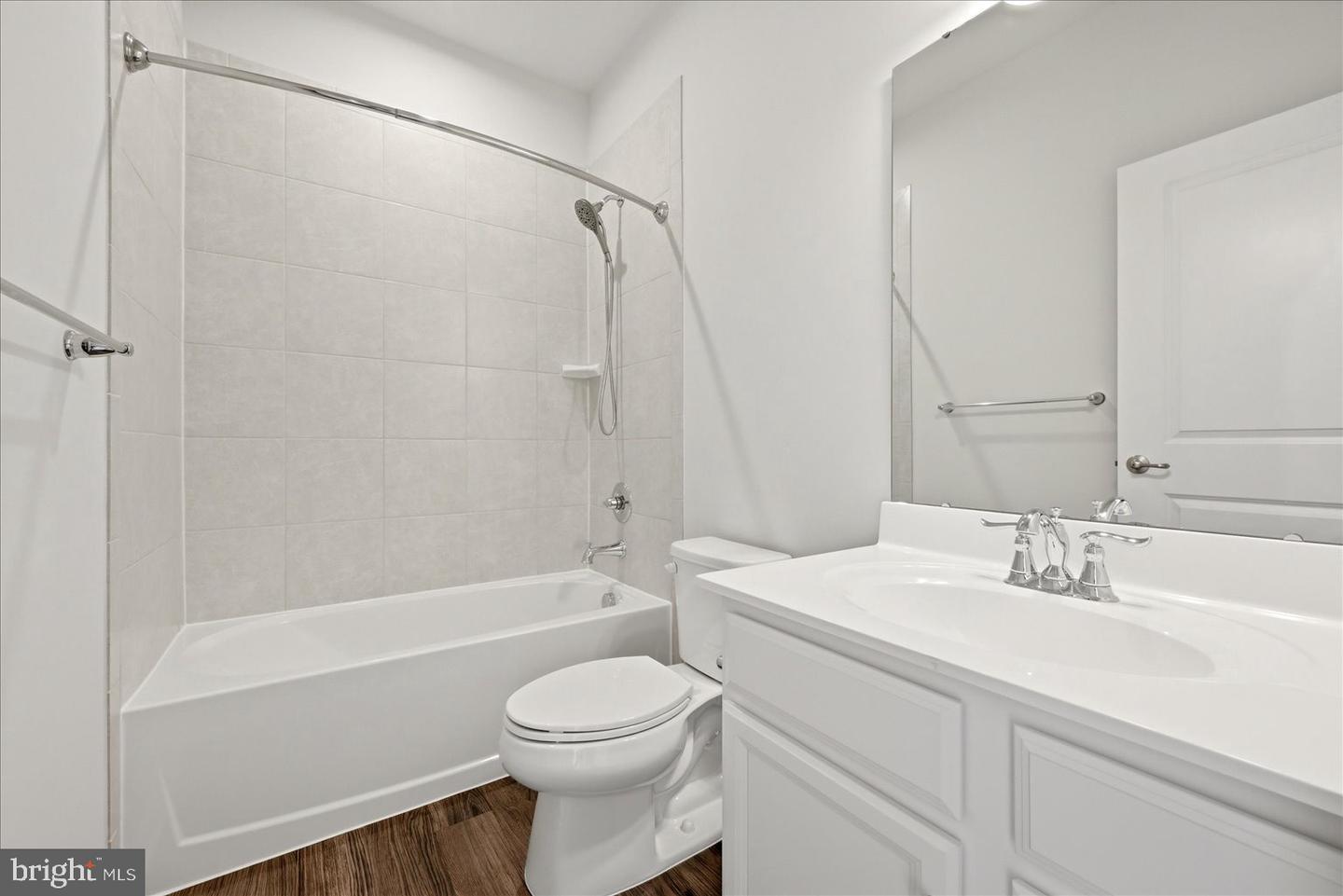 614 Streamview Dr Property Photo 14