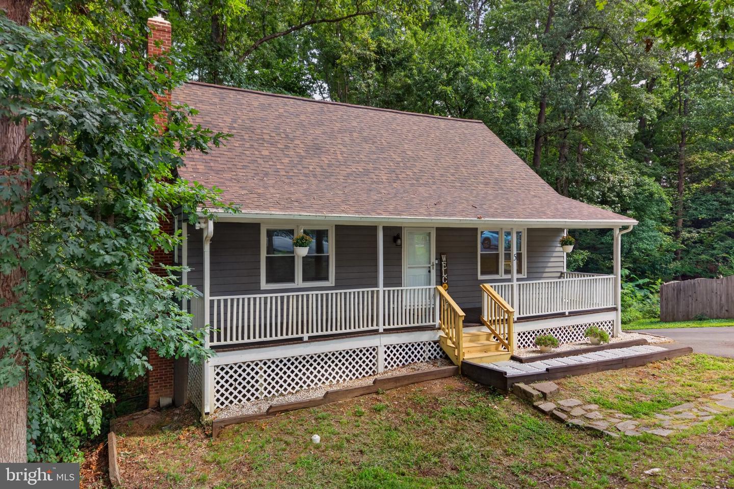 5 Huntington Dr Property Photo 1