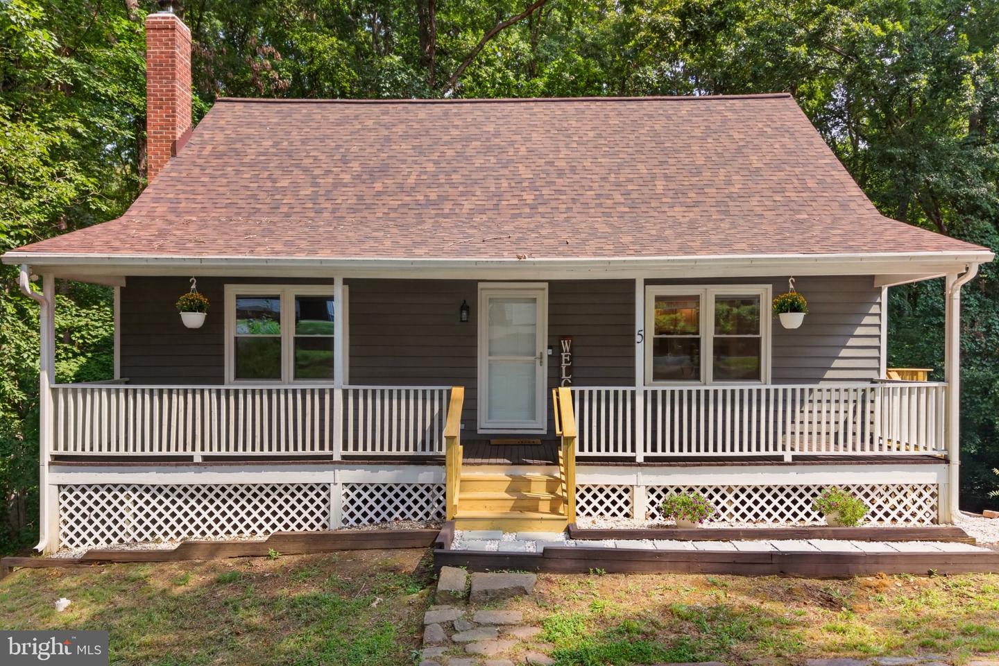 5 HUNTINGTON DR Property Photo 1
