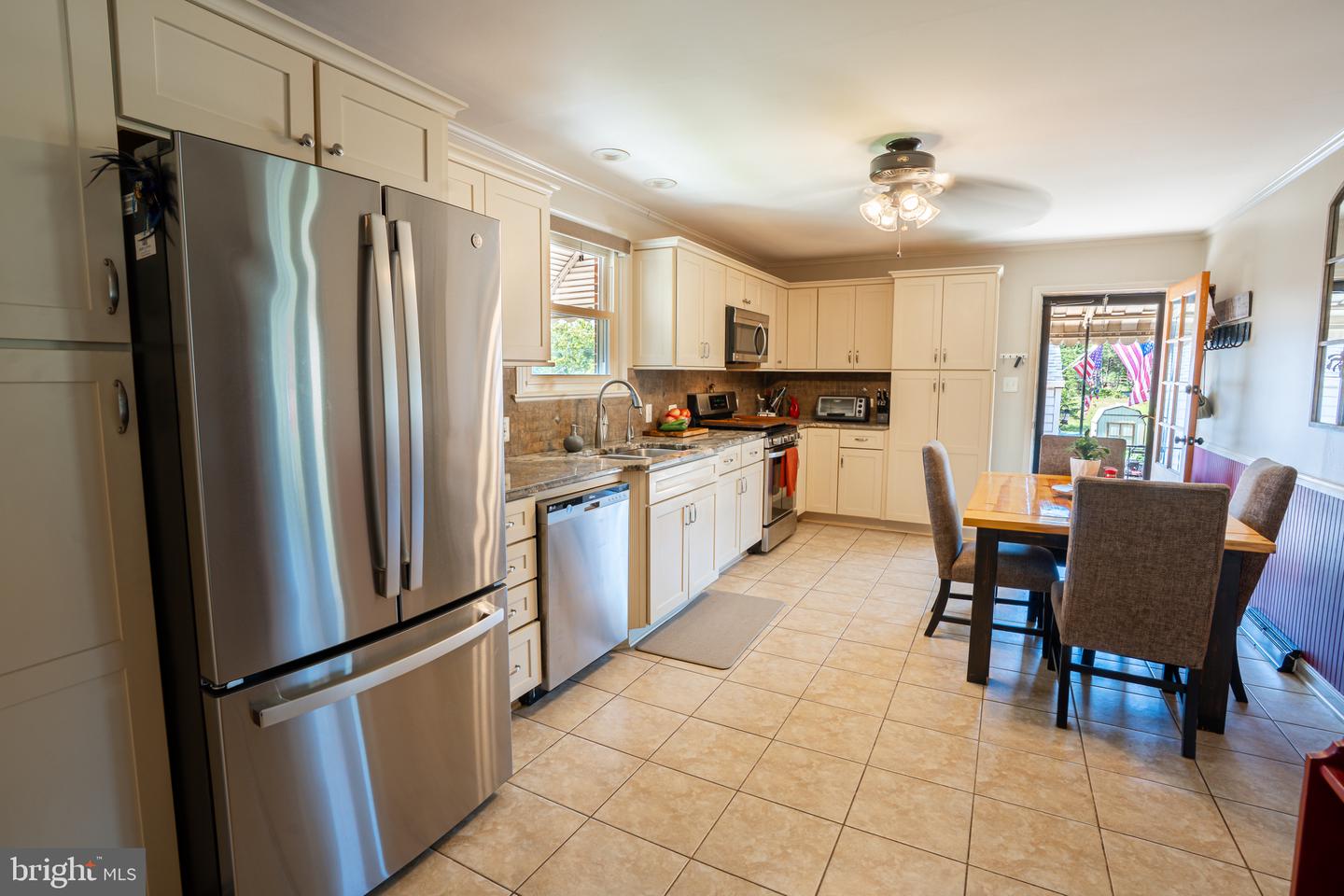 1236 Mountain View Rd Property Photo 3