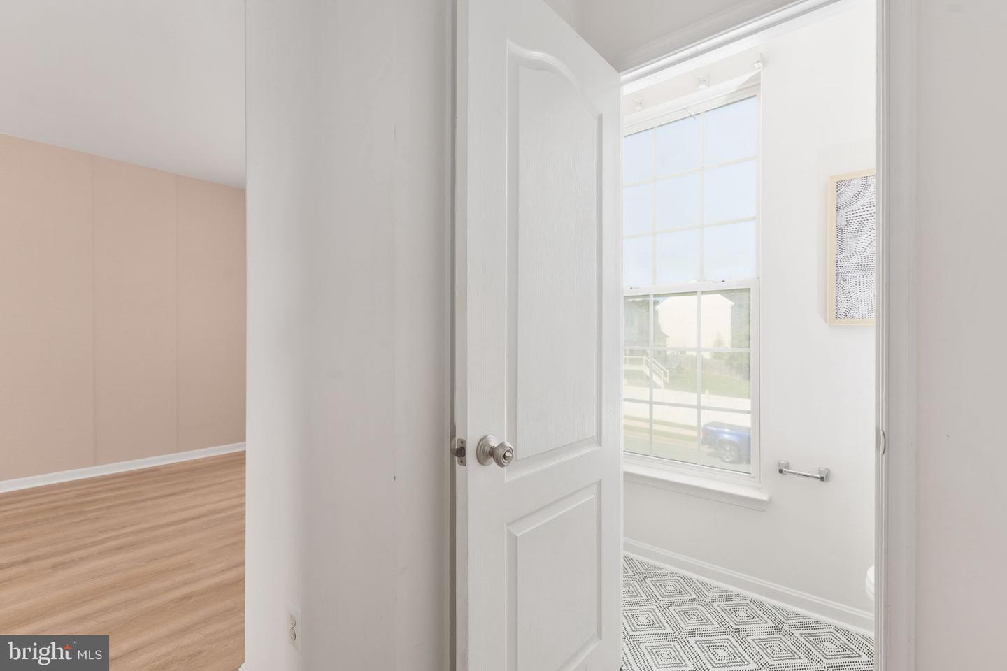 811 Carnaby St Property Photo 25