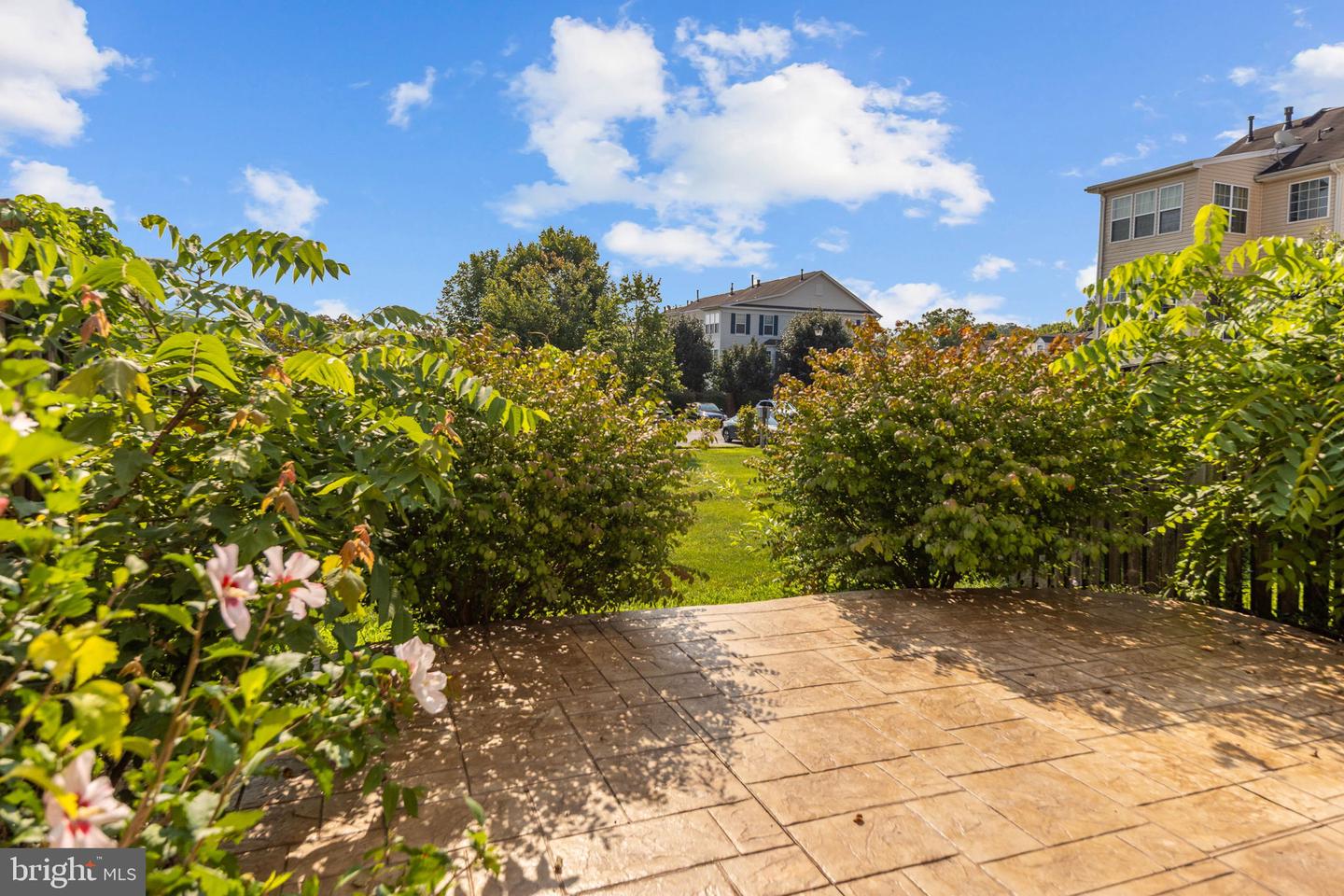 811 Carnaby St Property Photo 42