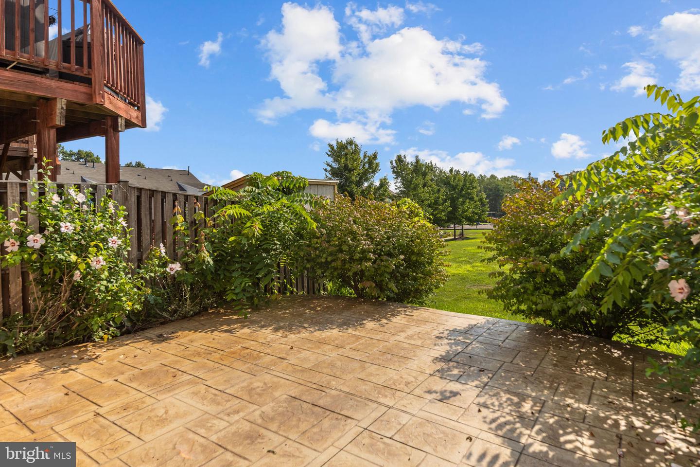 811 Carnaby St Property Photo 43