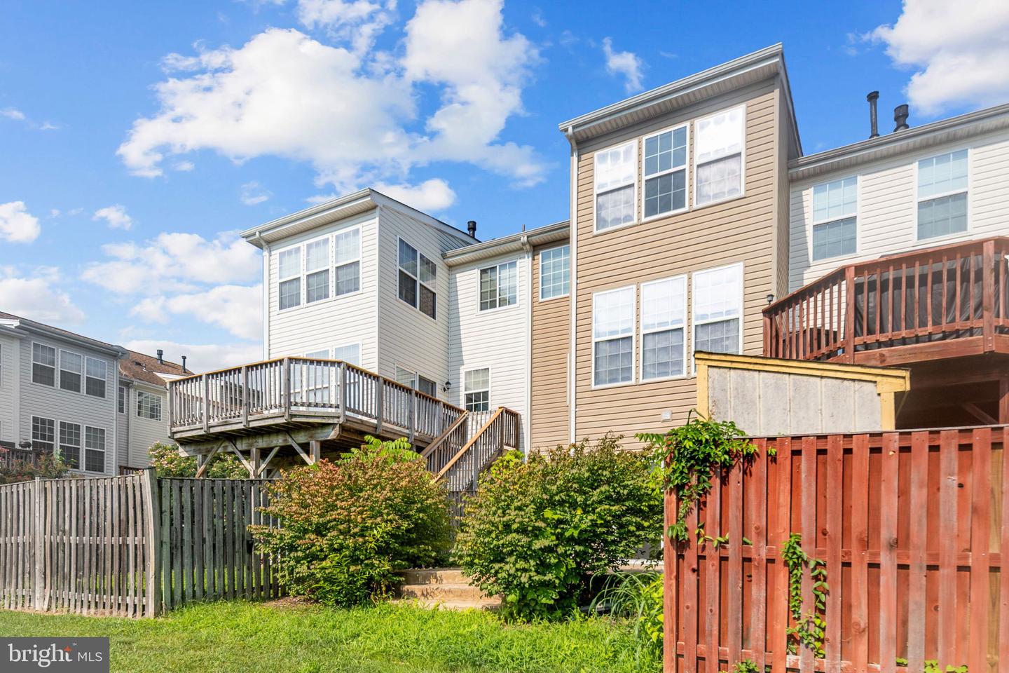 811 Carnaby St Property Photo 45
