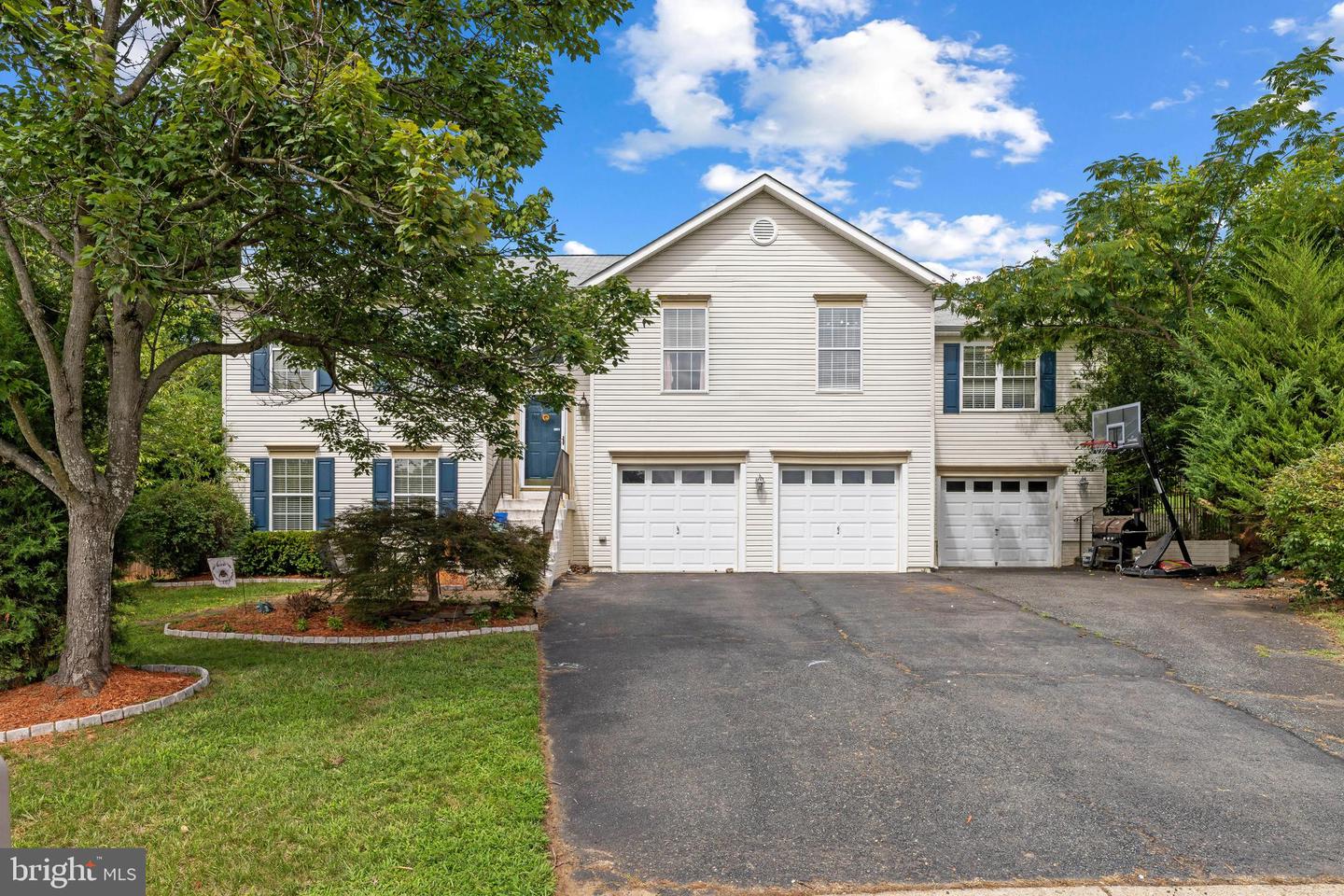 11 Tenbrooke Ct Property Photo 1