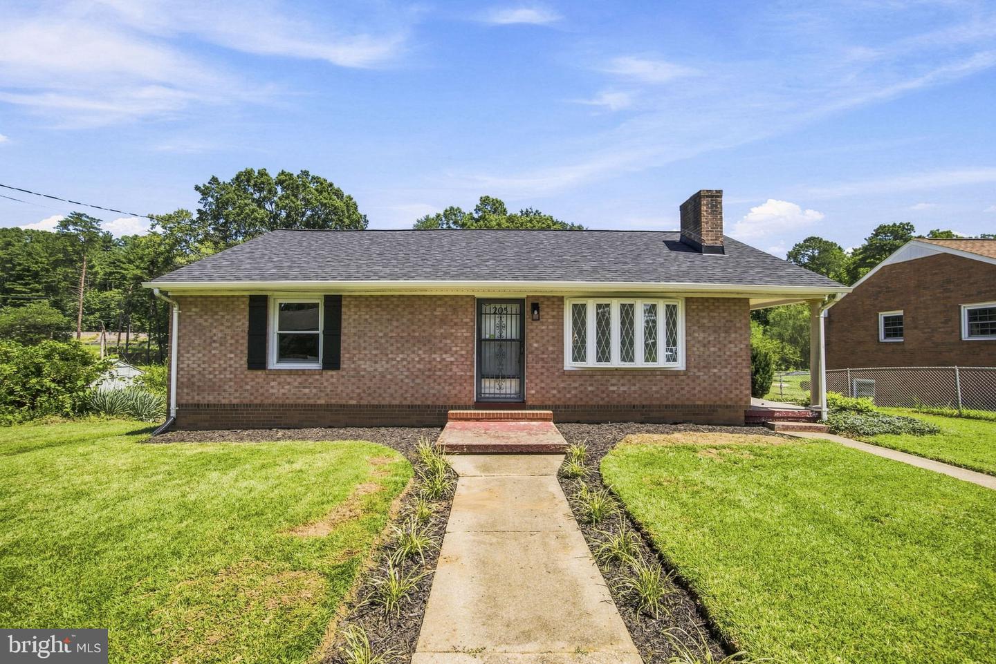 205 MAPLE ST