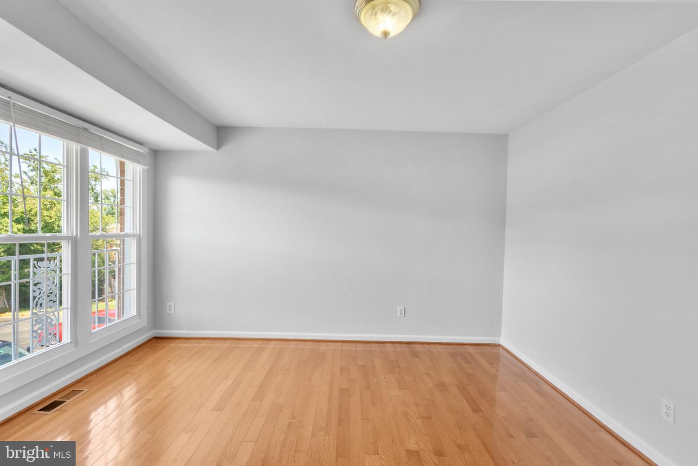 54 Maple Property Photo 29