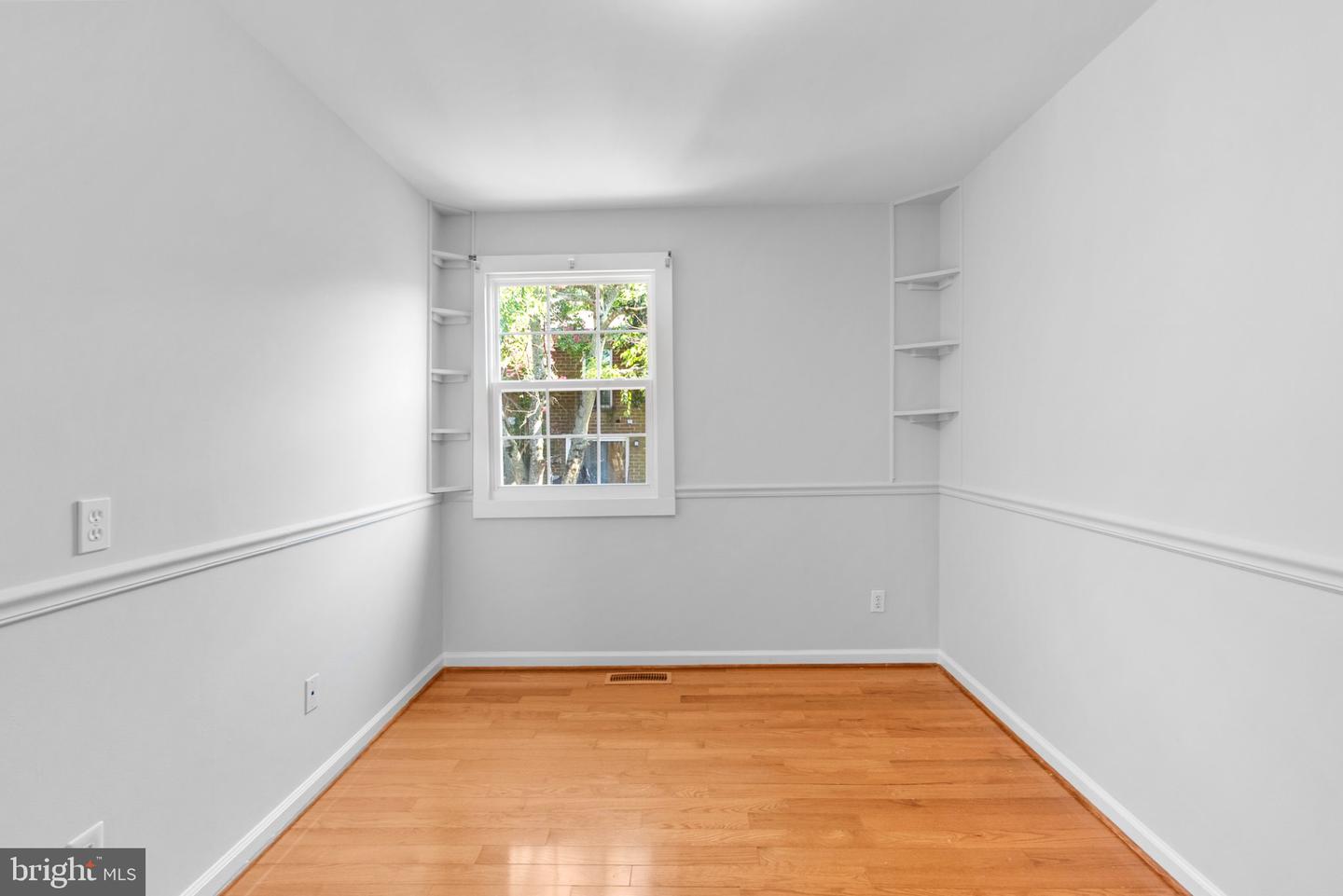 54 Maple Property Photo 31