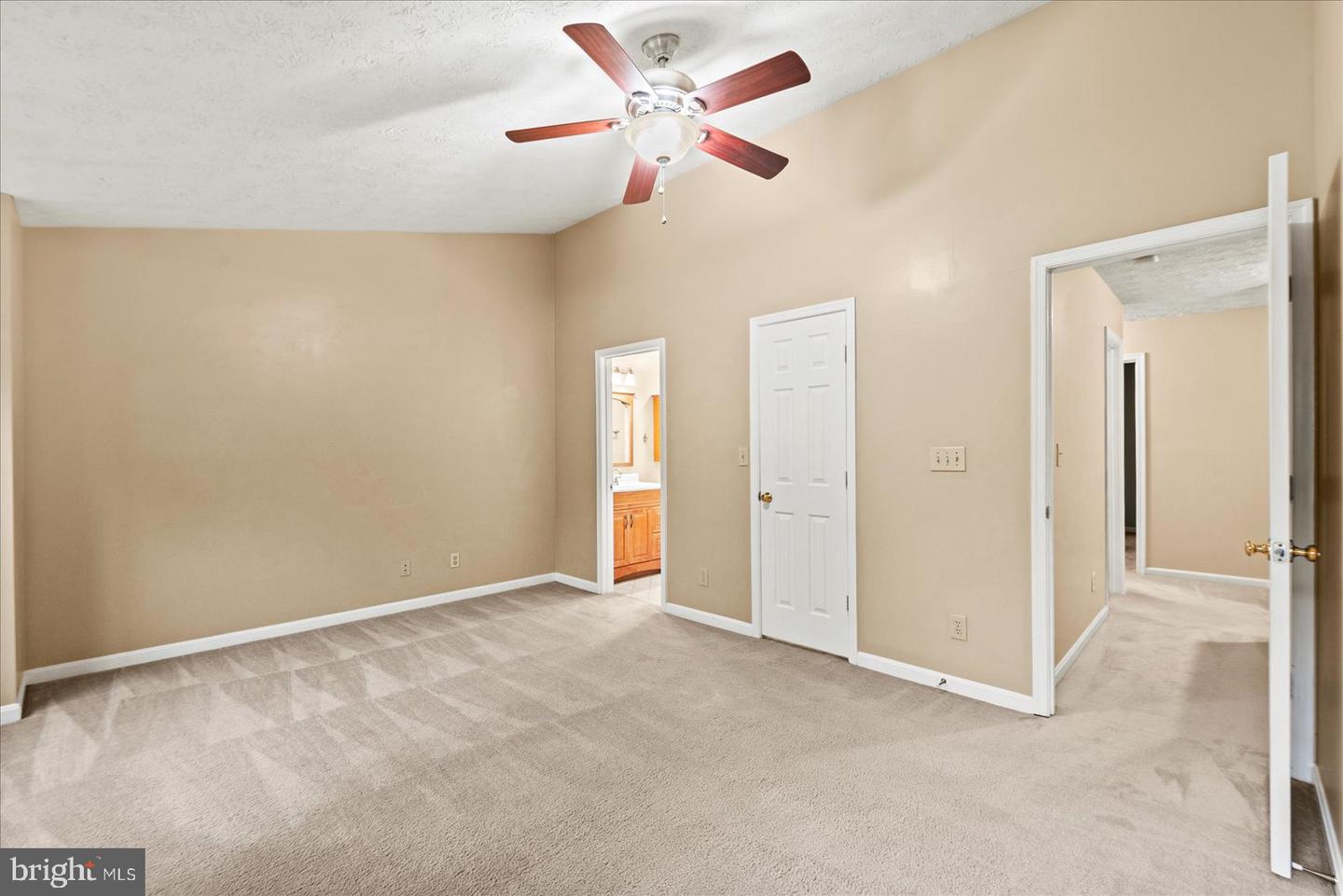 112 Healy Ct Property Photo 17