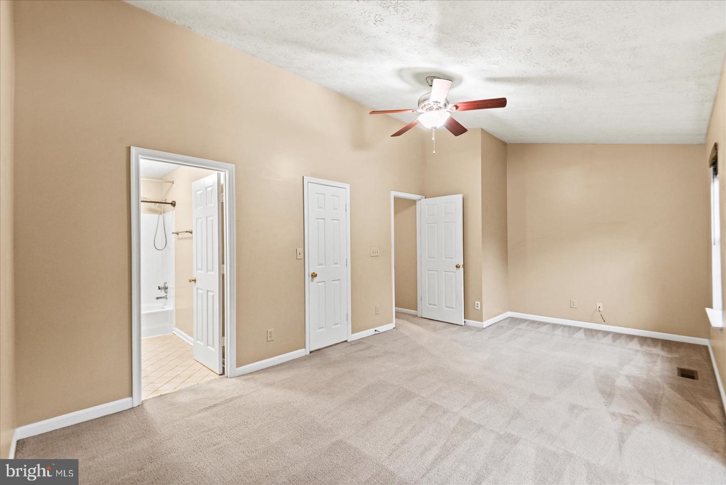 112 Healy Ct Property Photo 18