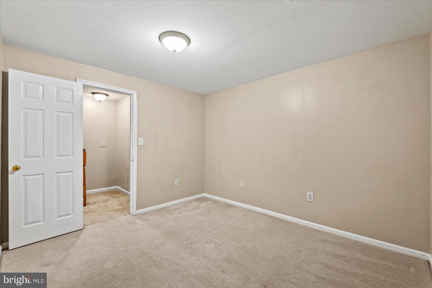 112 Healy Ct Property Photo 32