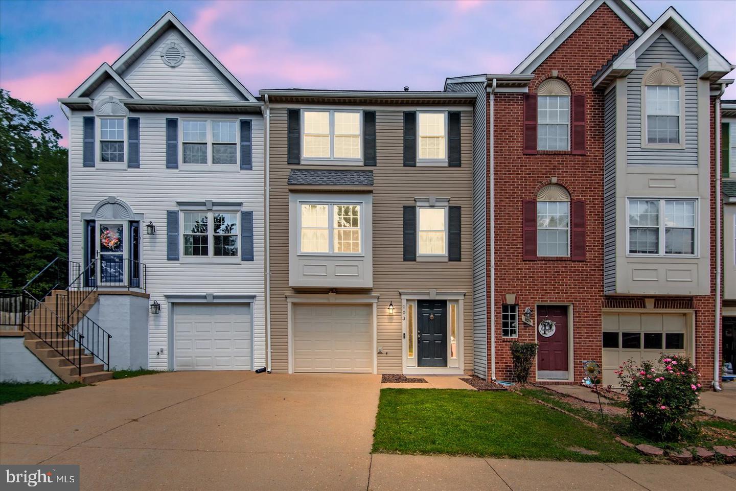 103 BARROWS CT