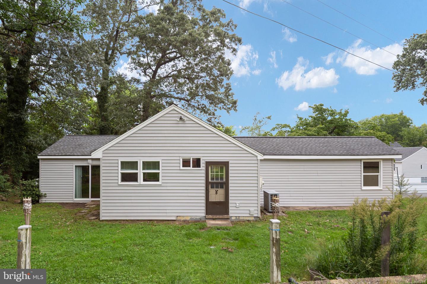 30 Vincent Ln Property Photo 21