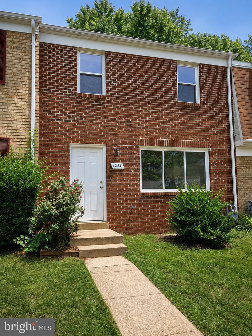 1224 THOMAS JEFFERSON PL Property Photo 1
