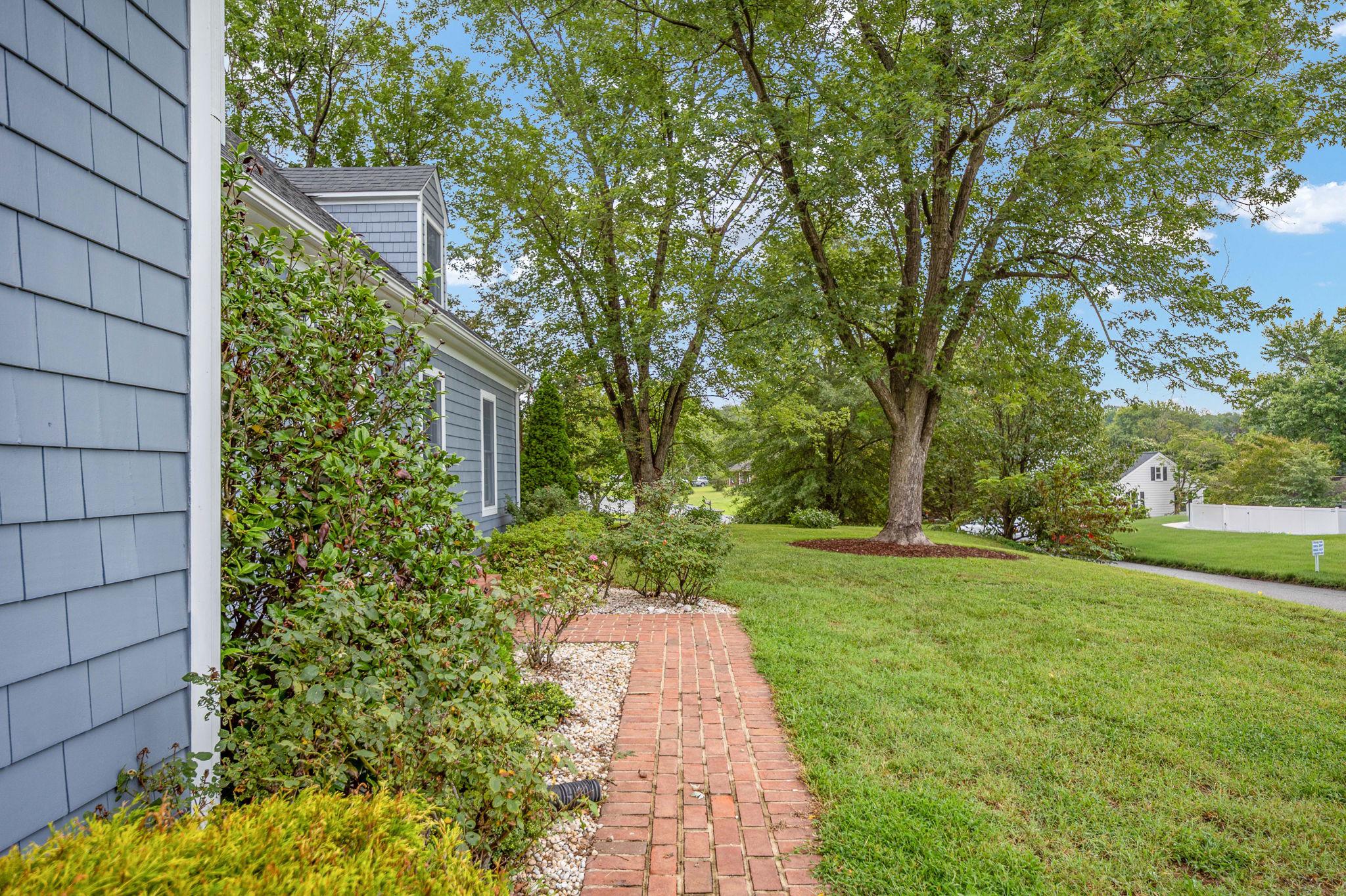15 Fox Run Ln Property Photo 7
