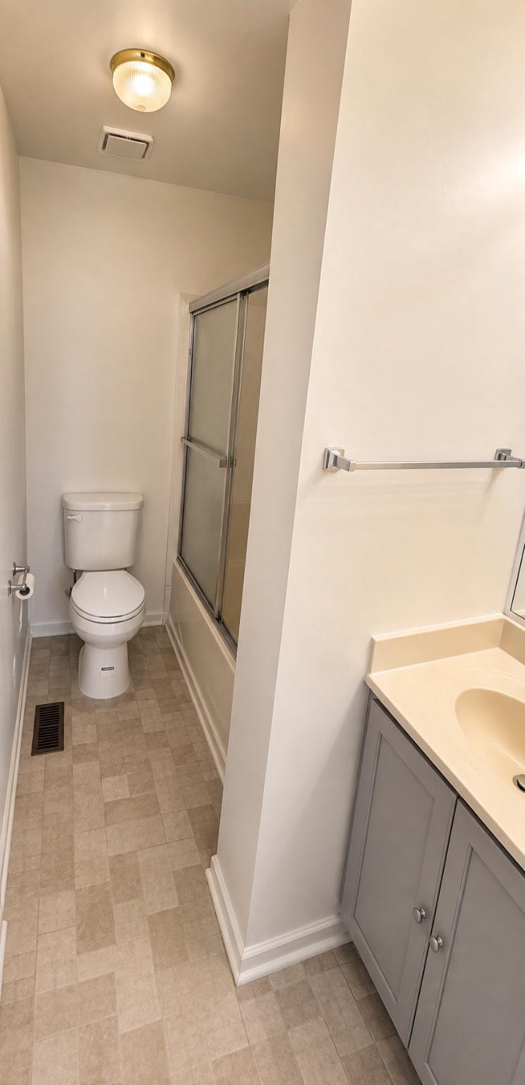 203 W Park Dr Property Photo 3