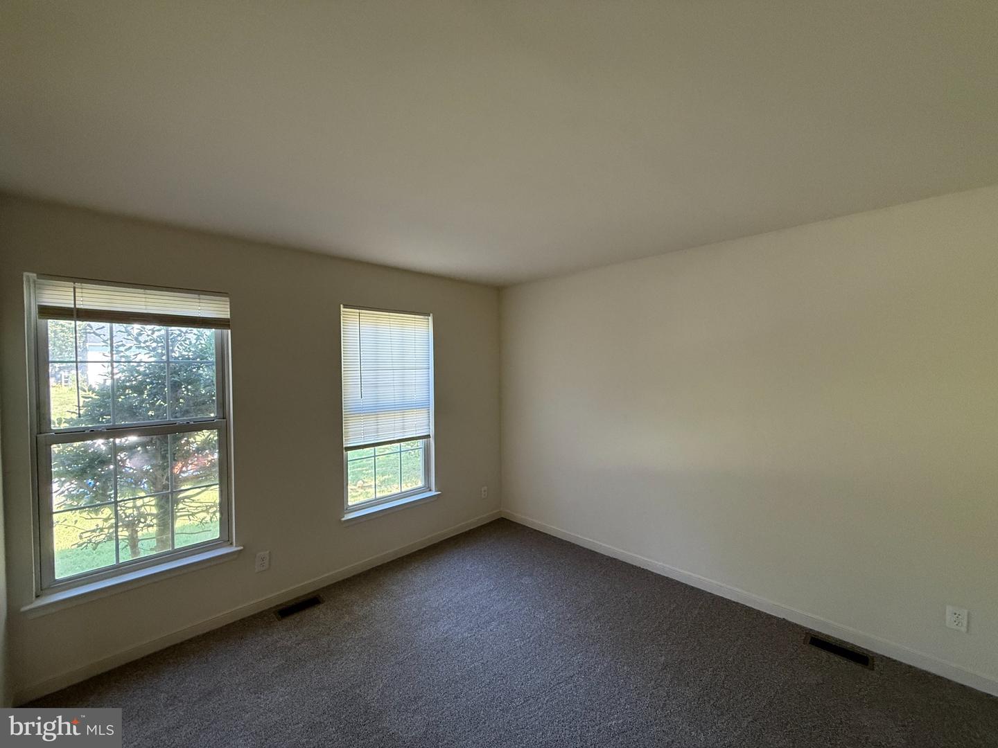 9 Brown Cir Property Photo 6