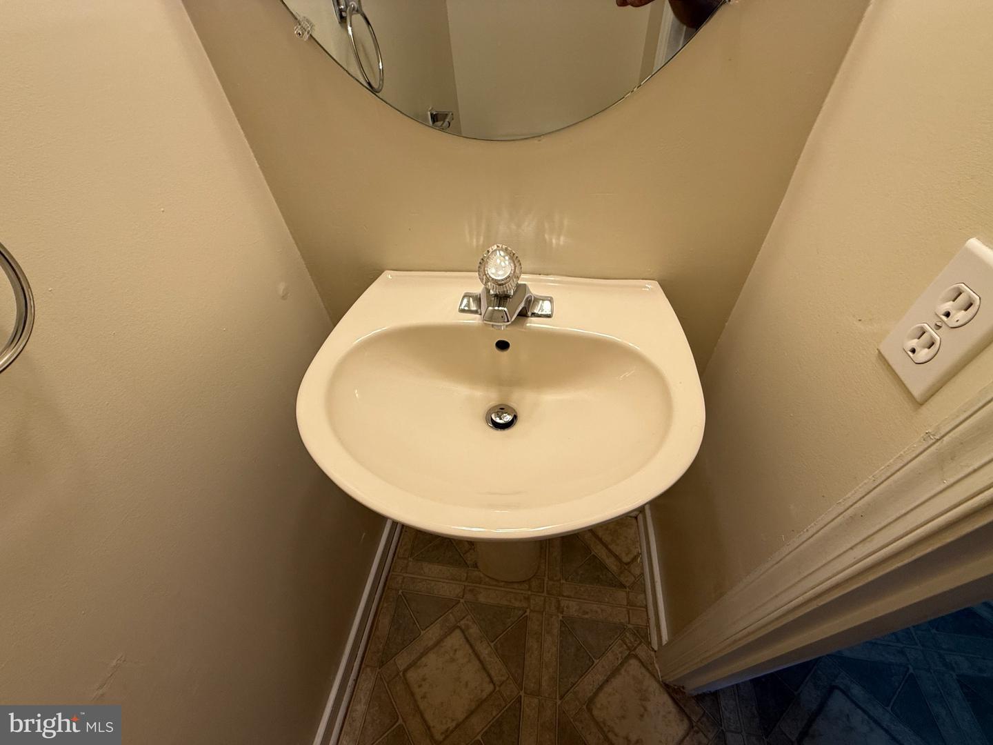 9 Brown Cir Property Photo 12
