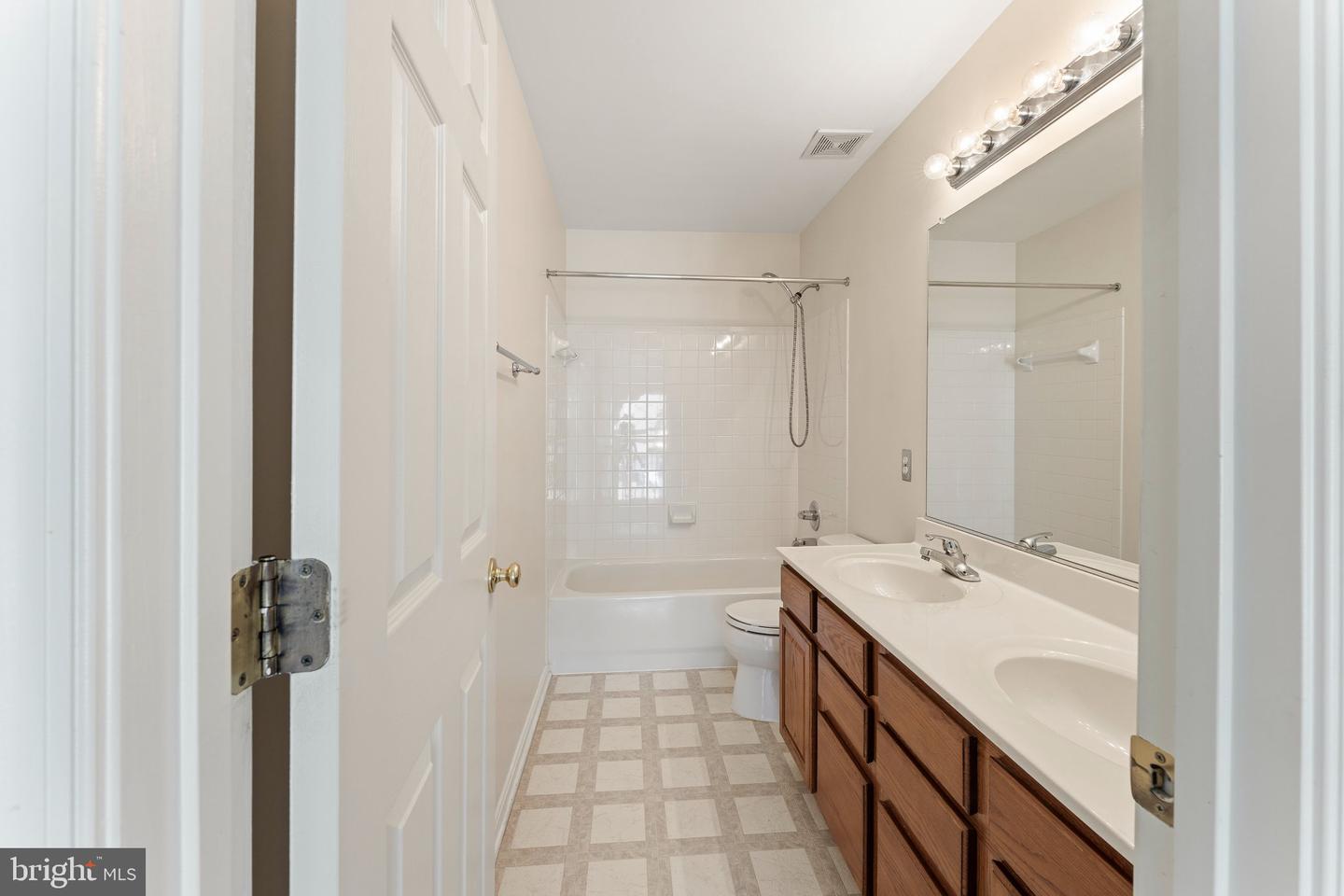 27 Watermill Ct Property Photo 42