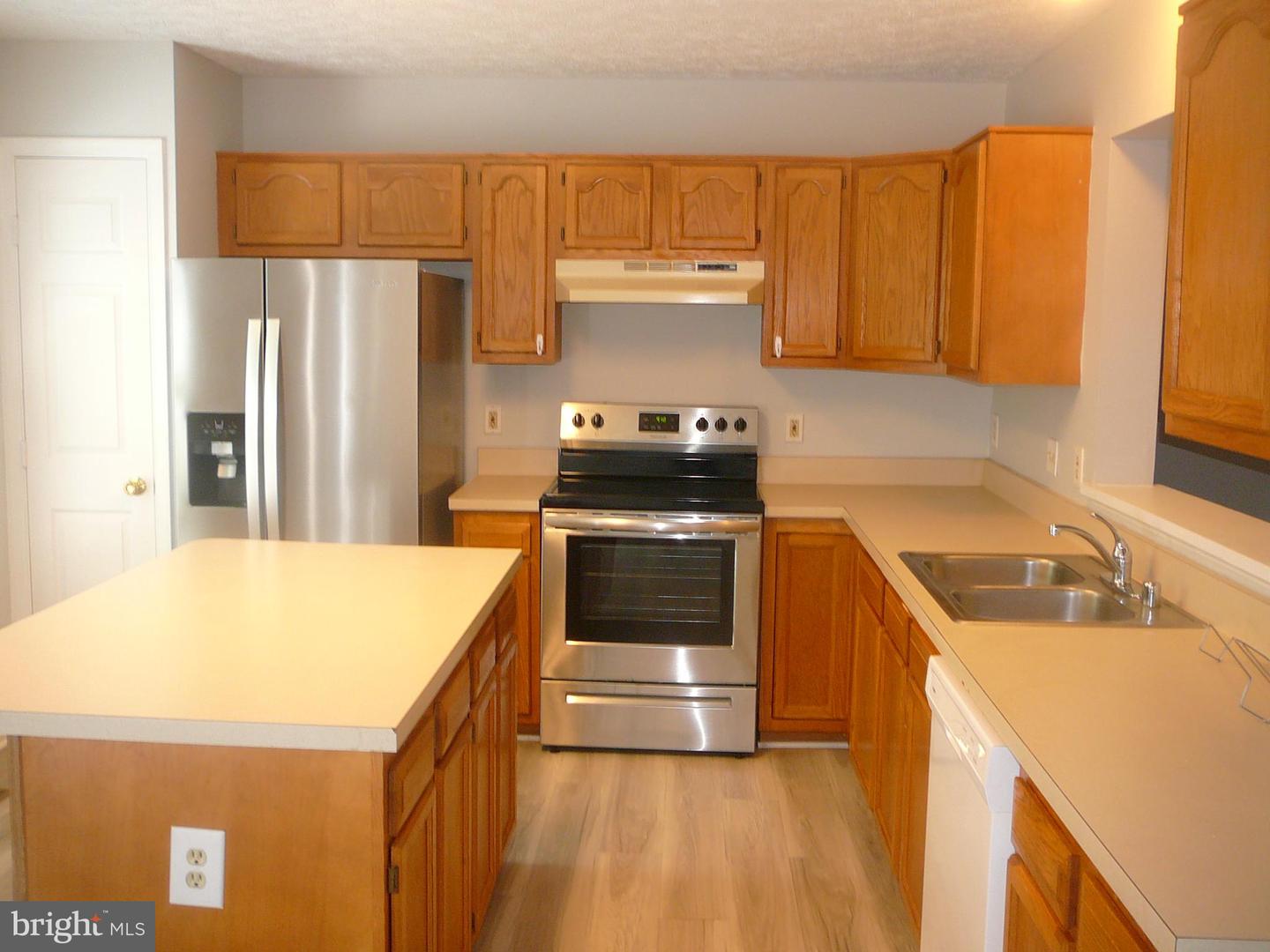 406 Park Cove Dr Property Photo 3