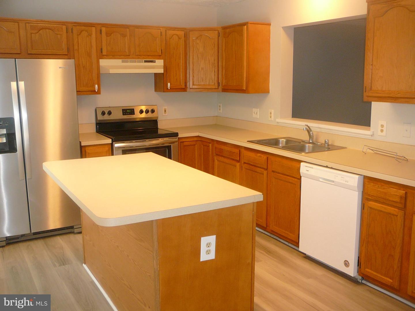 406 Park Cove Dr Property Photo 4