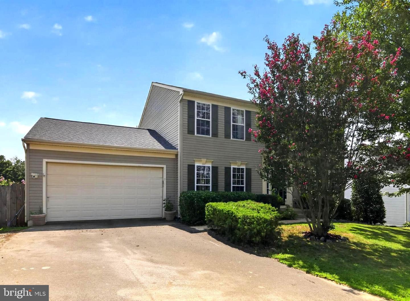 114 Limestone Way Property Photo 3