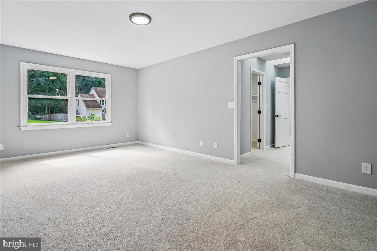 32 Kelly Way Property Photo 16