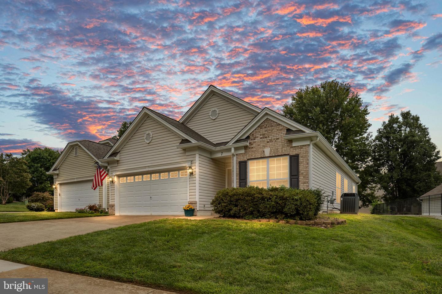 7 Dayton Cir Property Photo 1