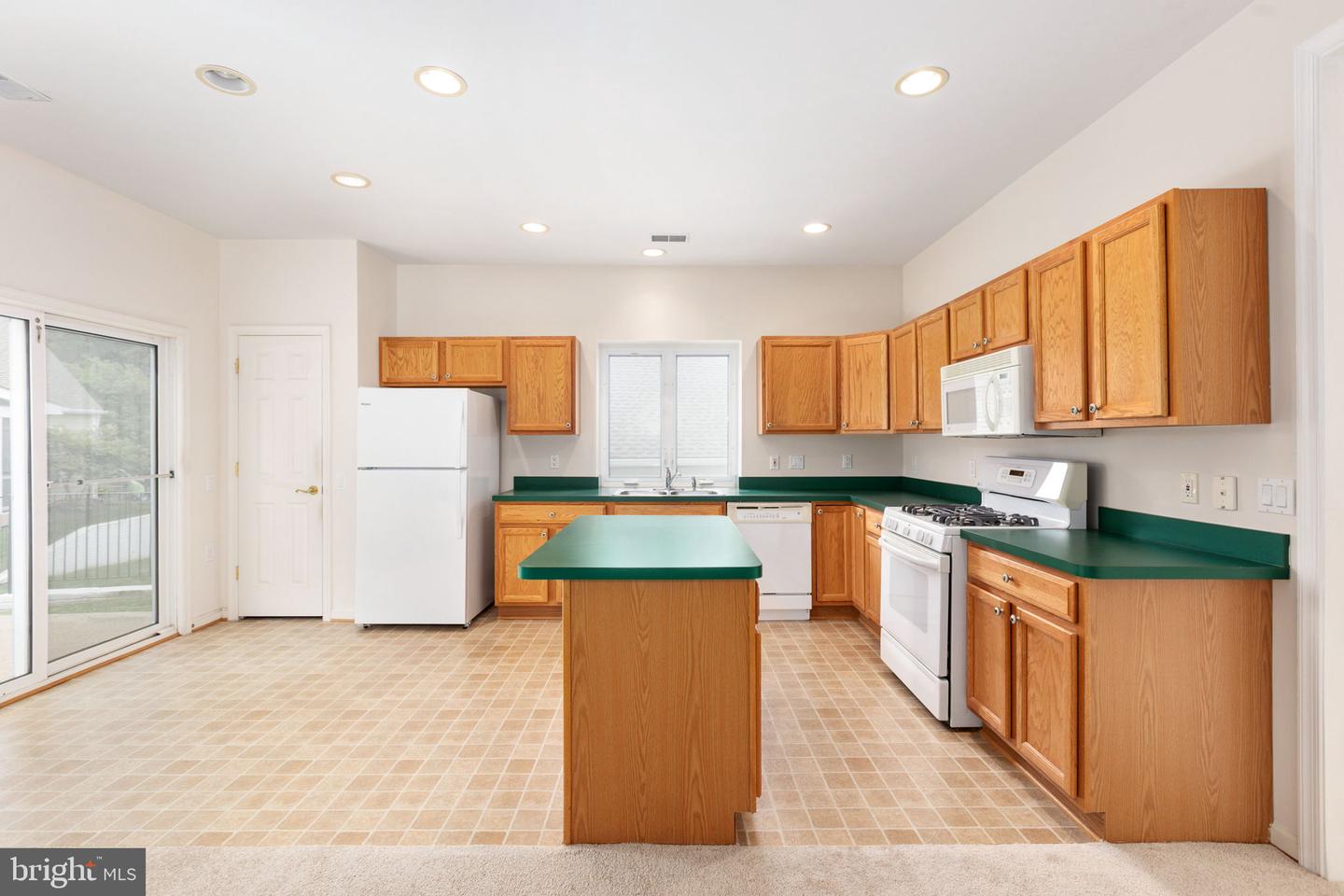 7 Dayton Cir Property Photo 3