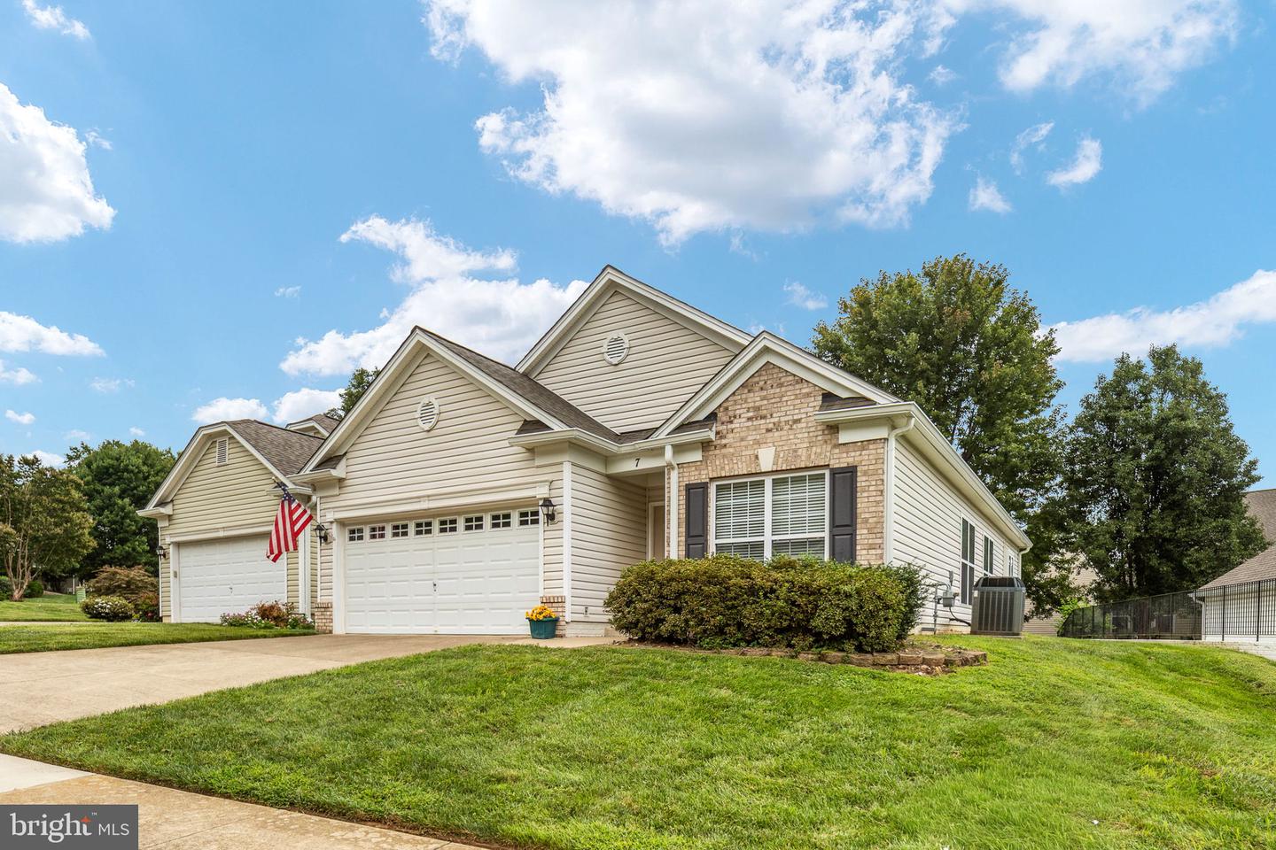 7 Dayton Cir Property Photo 5