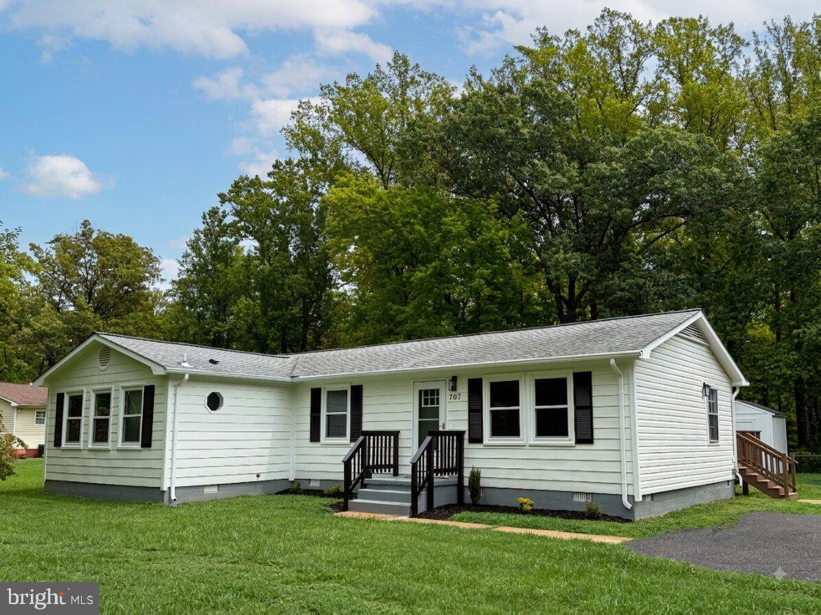 707 Holly Corner Rd Property Photo 1