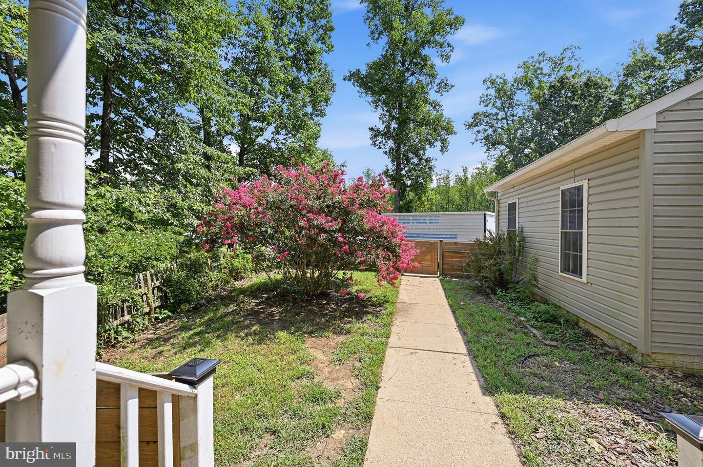 20 Raspberry Ln Property Photo 4