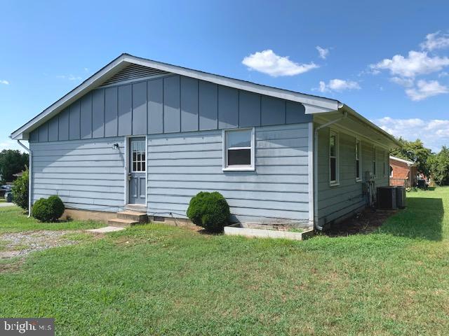1807 MEADOW DR Property Photo 1