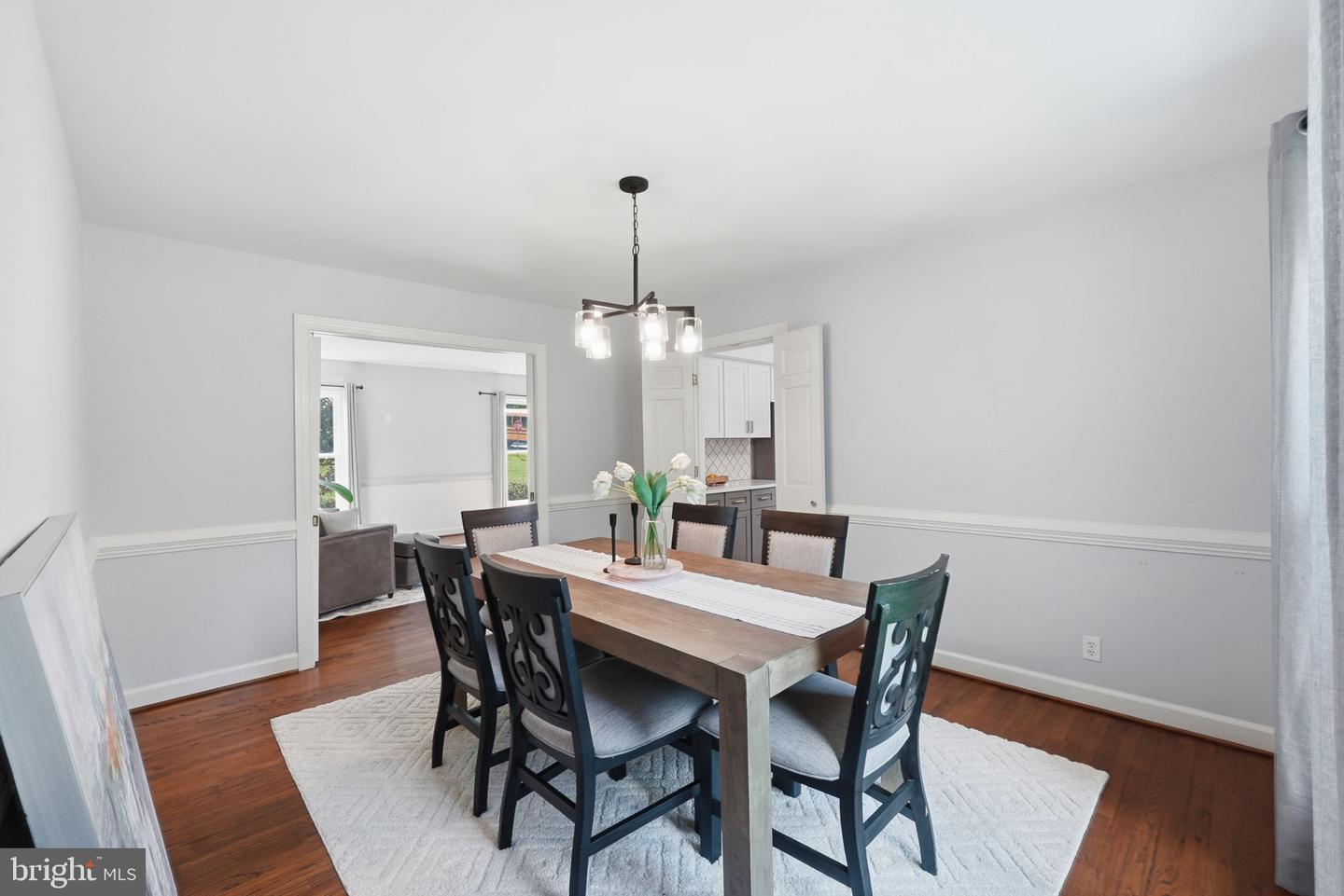 4 Wall Property Photo 18