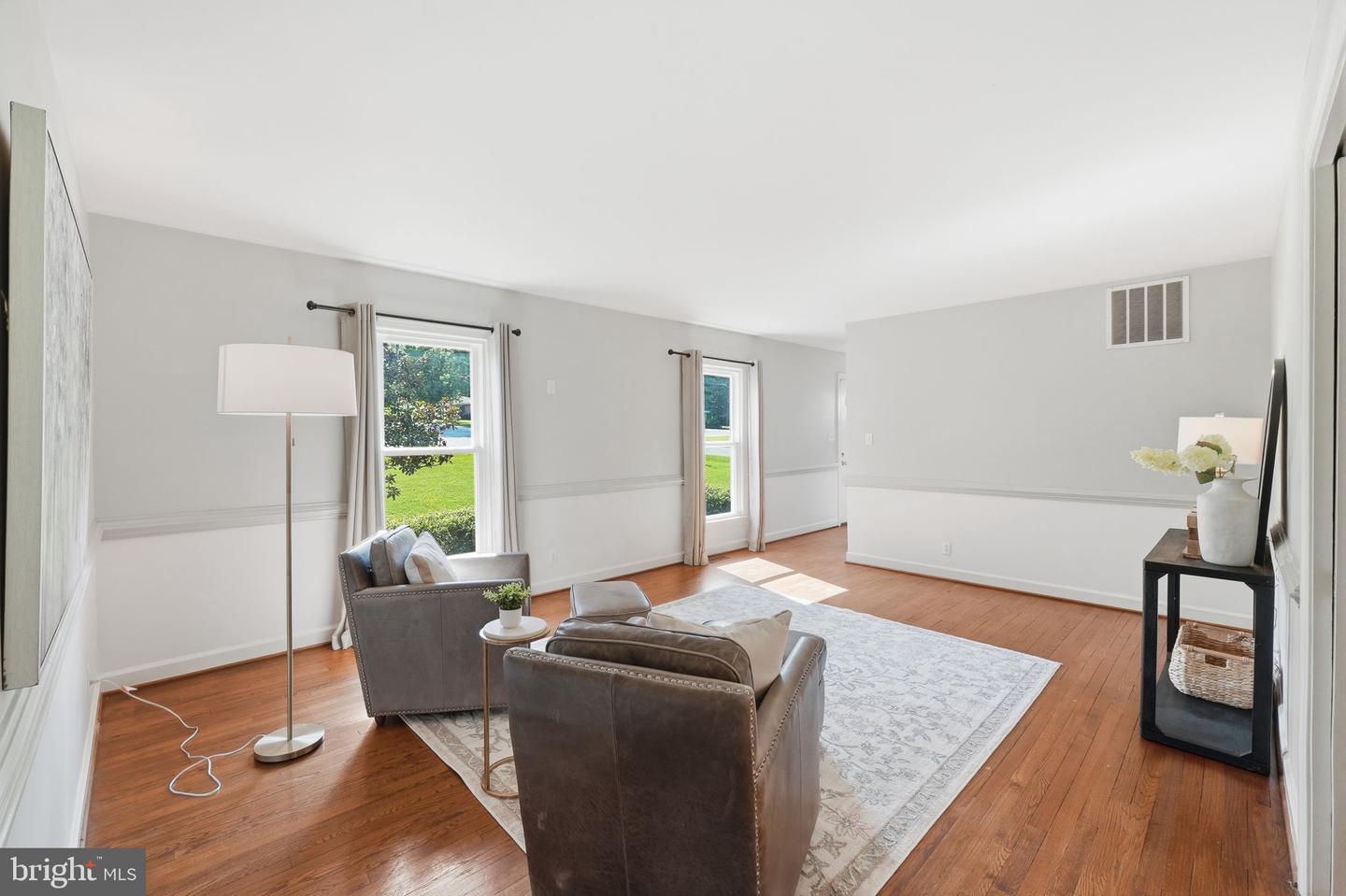 4 Wall Property Photo 21