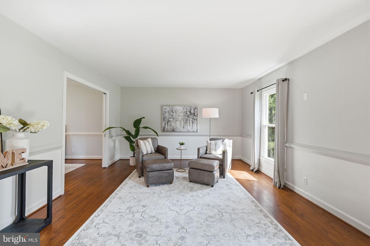 4 Wall Property Photo 22