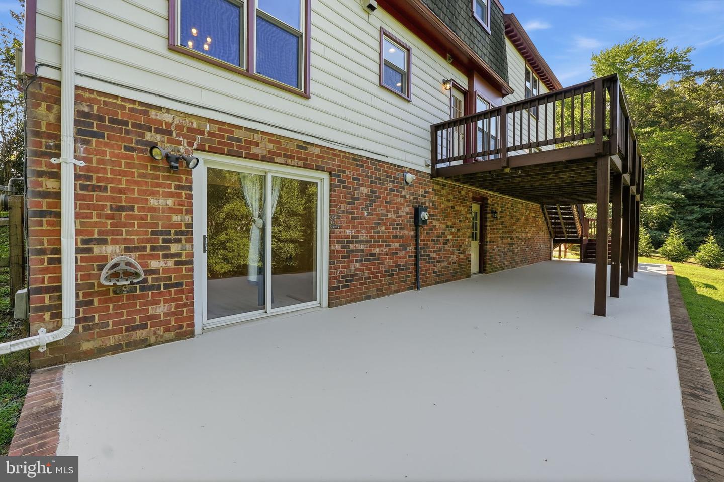 4 Wall Property Photo 45