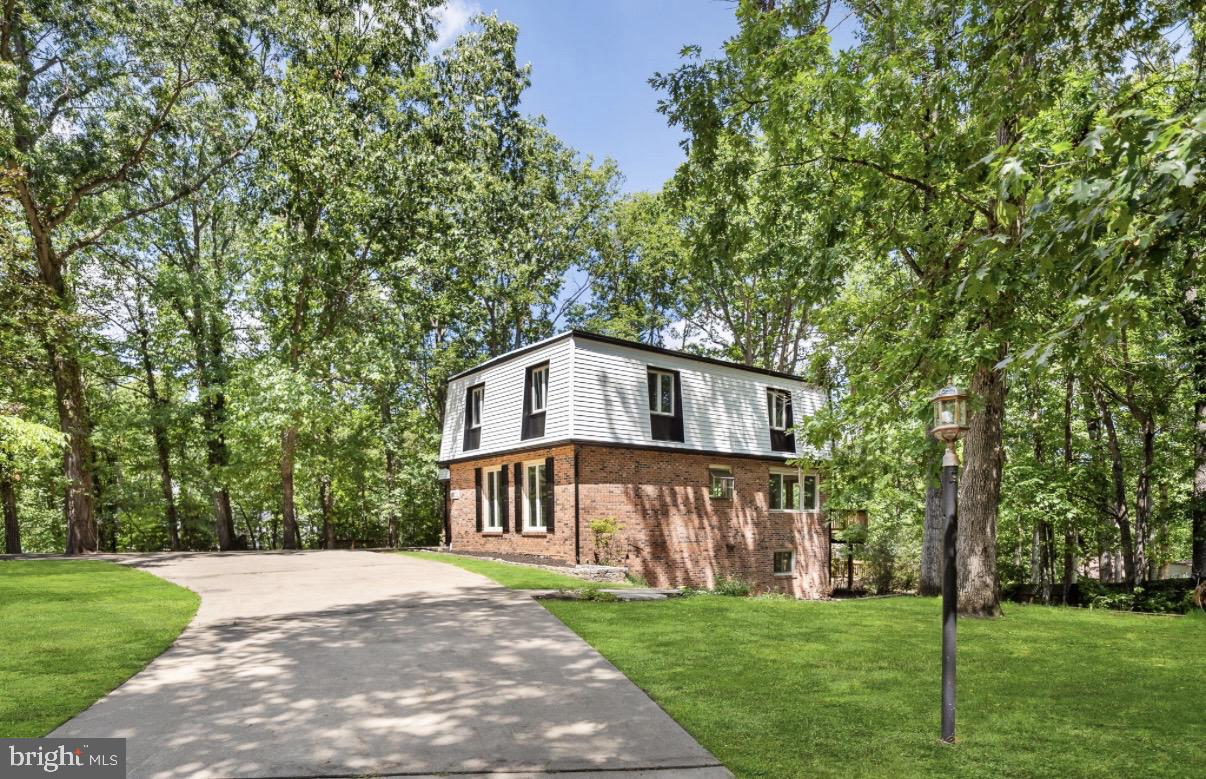 1002 ISABELLA DR