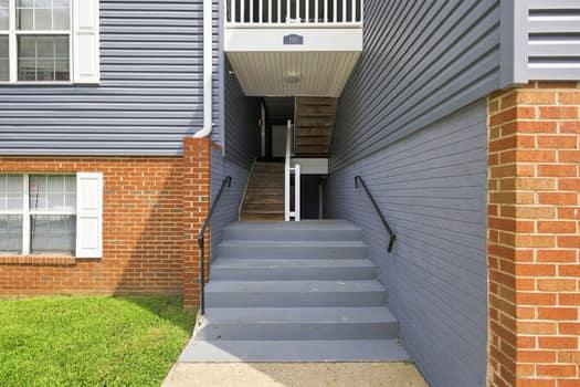200 Dover Pl #102 Property Photo 3