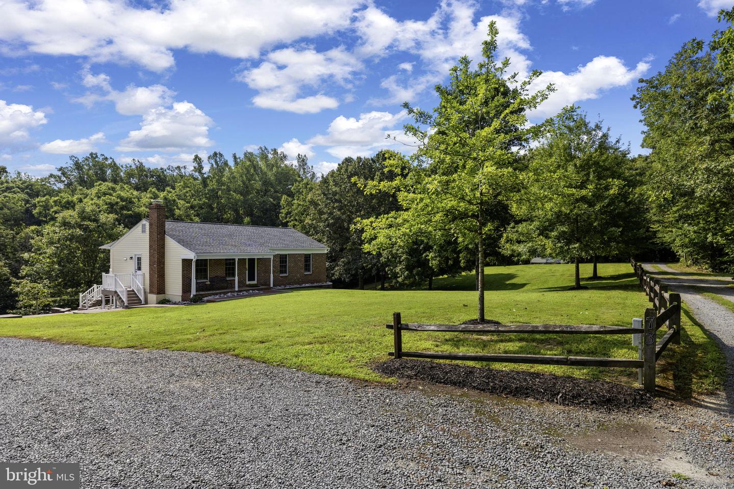 73 Old Farm Rd Property Photo 6