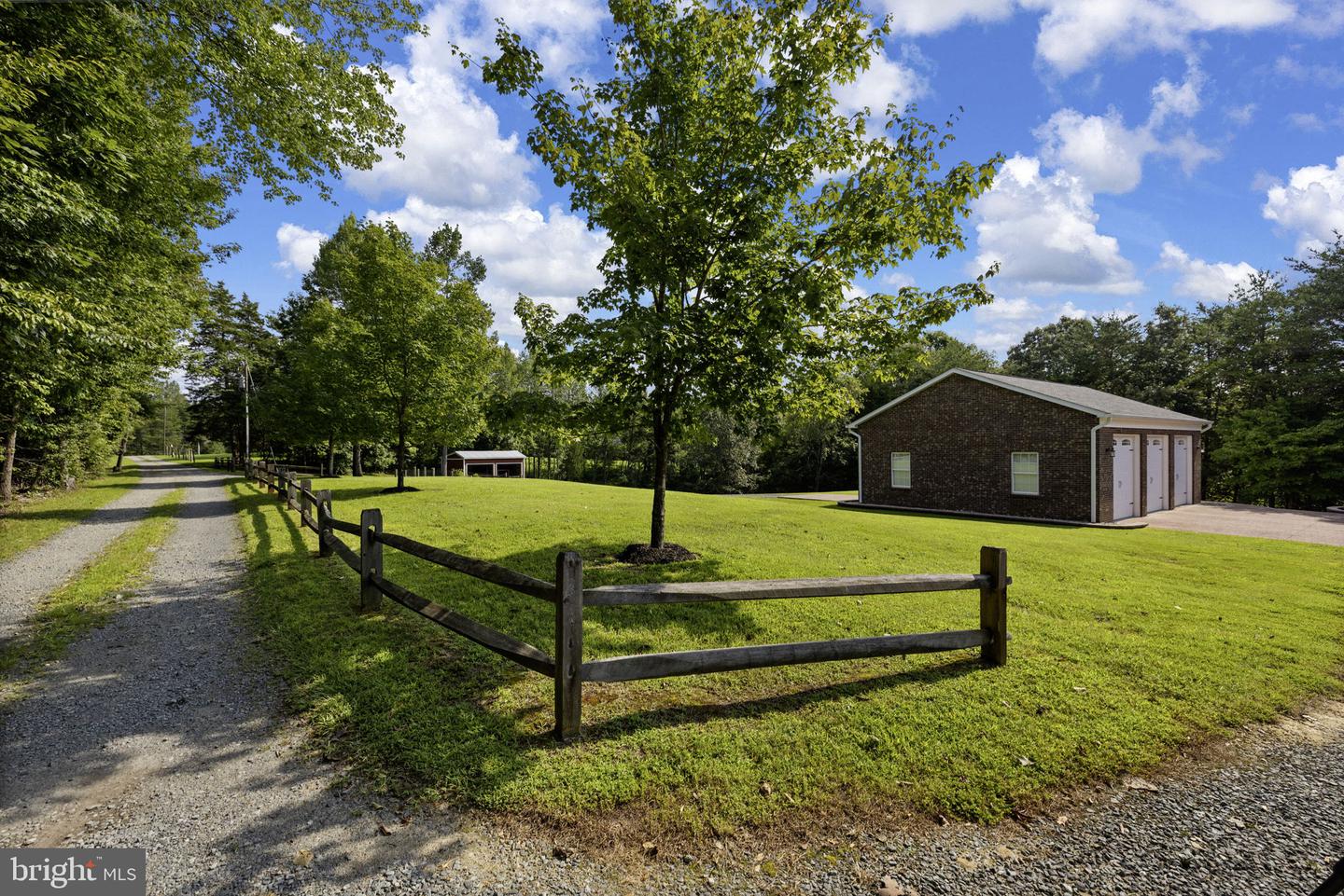 73 Old Farm Rd Property Photo 7