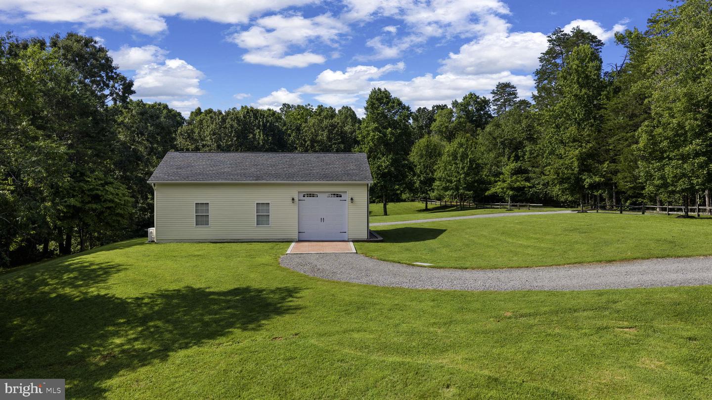 73 Old Farm Rd Property Photo 41