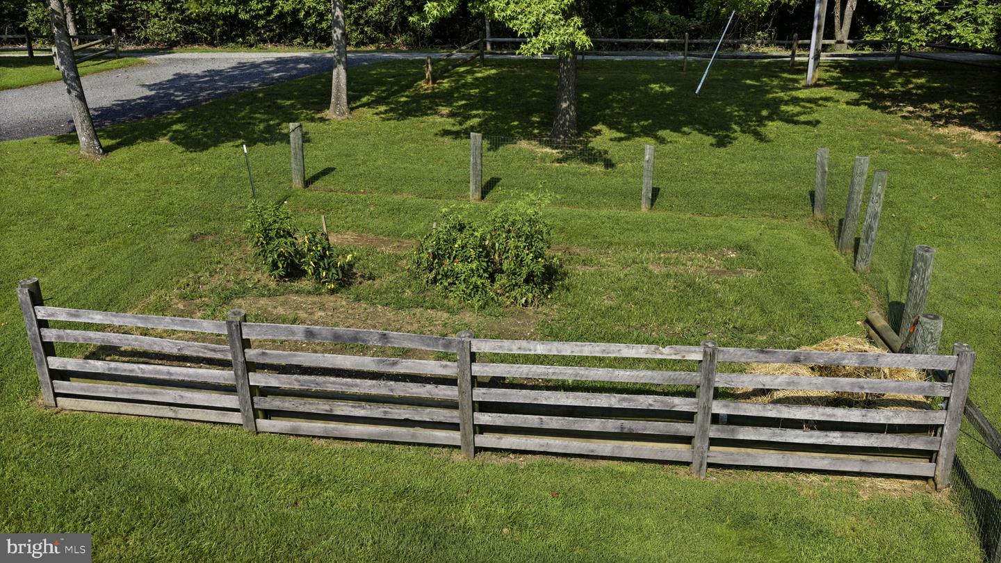 73 Old Farm Rd Property Photo 55