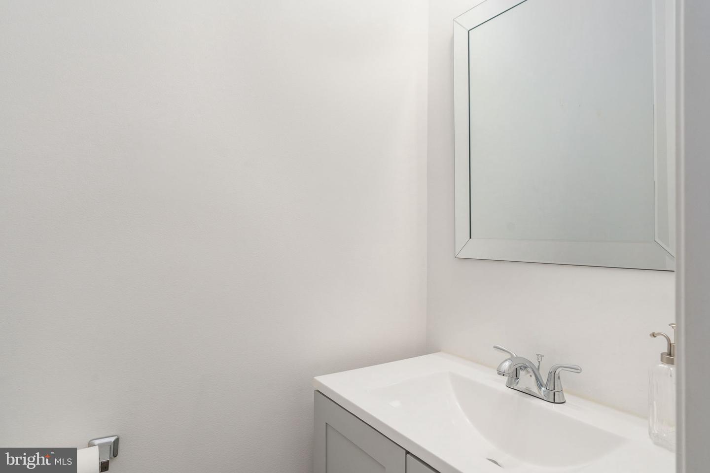 50 Barclay Ln Property Photo 13