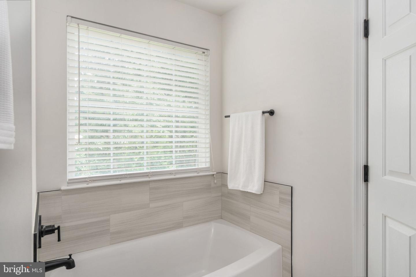 50 Barclay Ln Property Photo 31