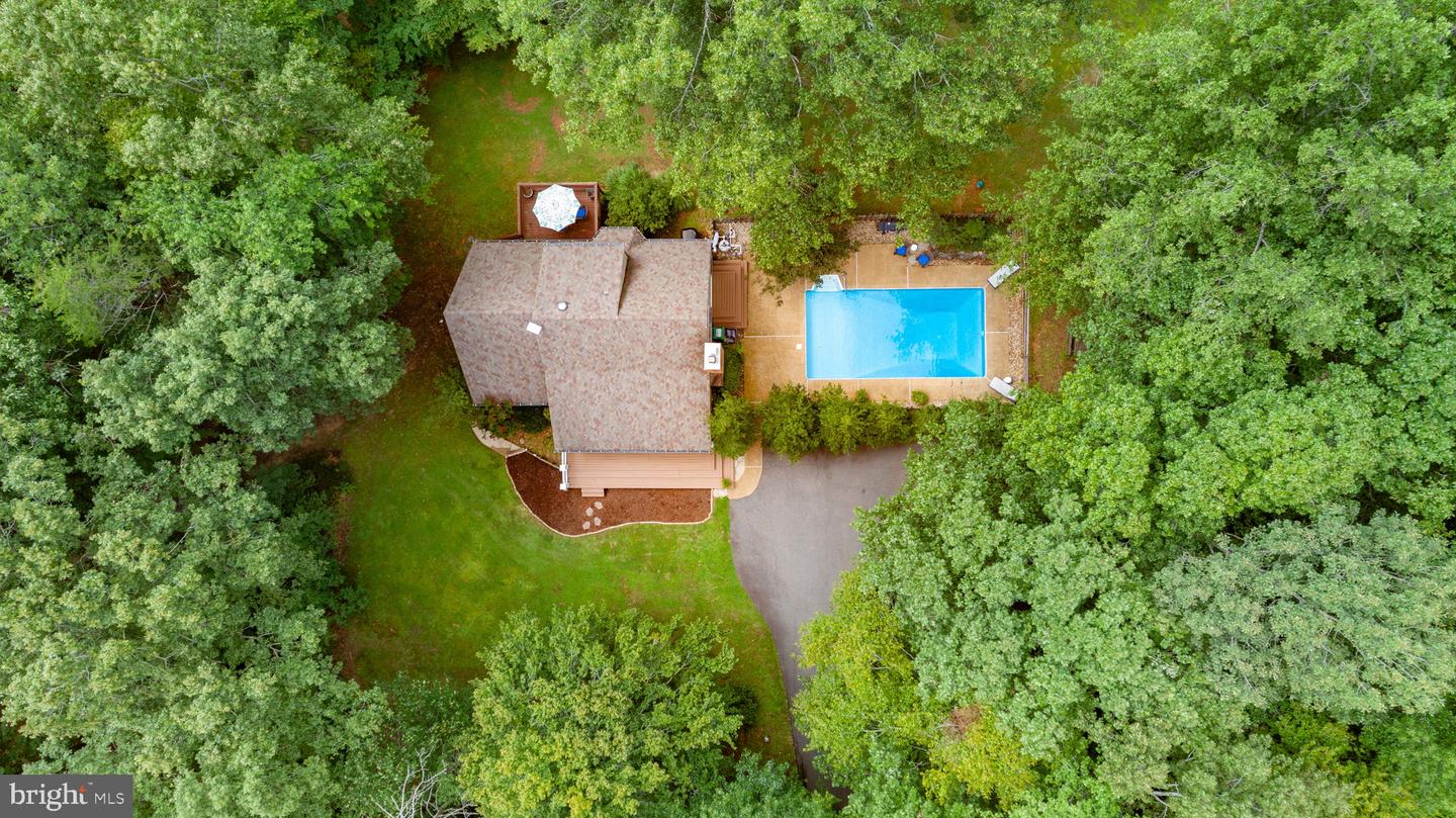 37 Koval Ln Property Photo 3