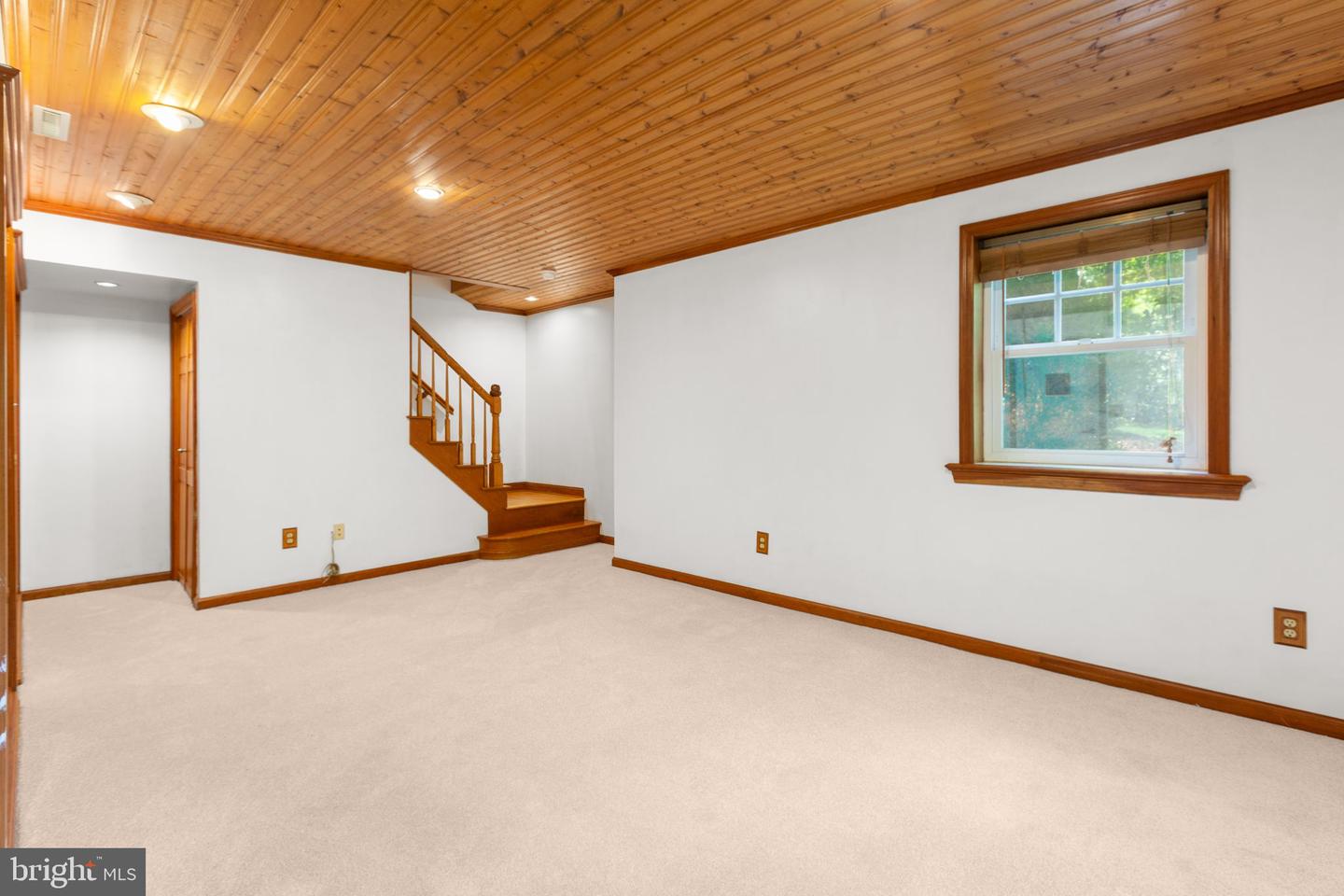 37 Koval Ln Property Photo 34