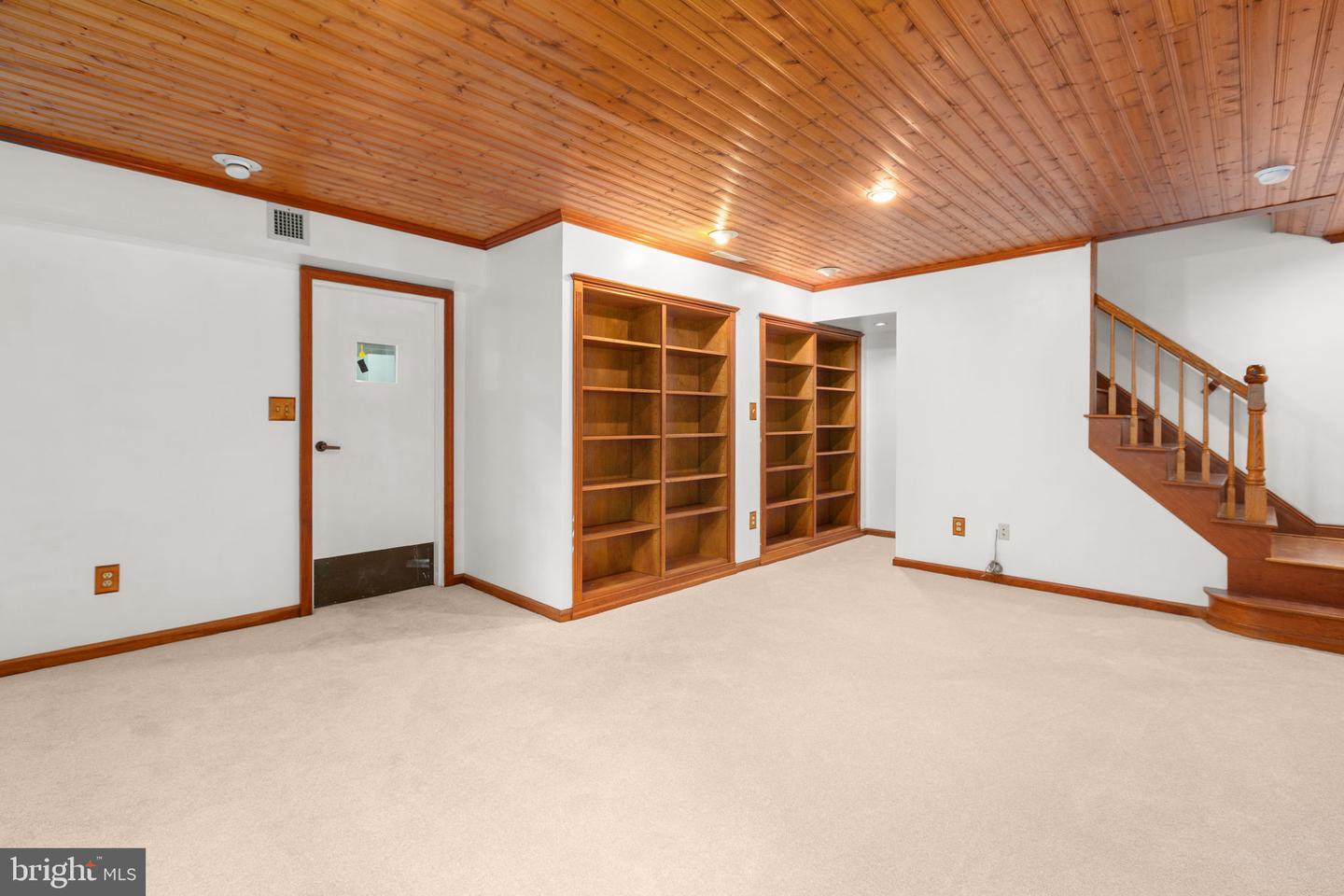 37 Koval Ln Property Photo 35