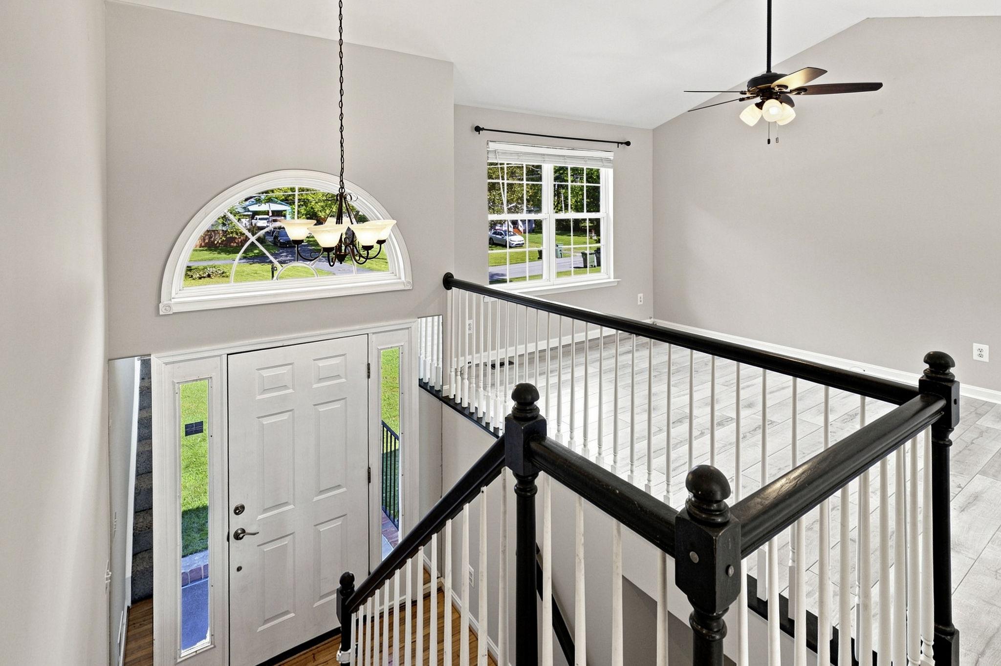 29 Breezy Hill Dr Property Photo 2